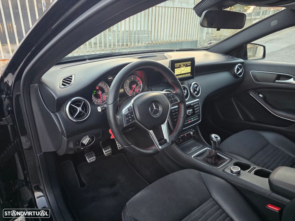 Mercedes-Benz A 180 d AMG Line - 16