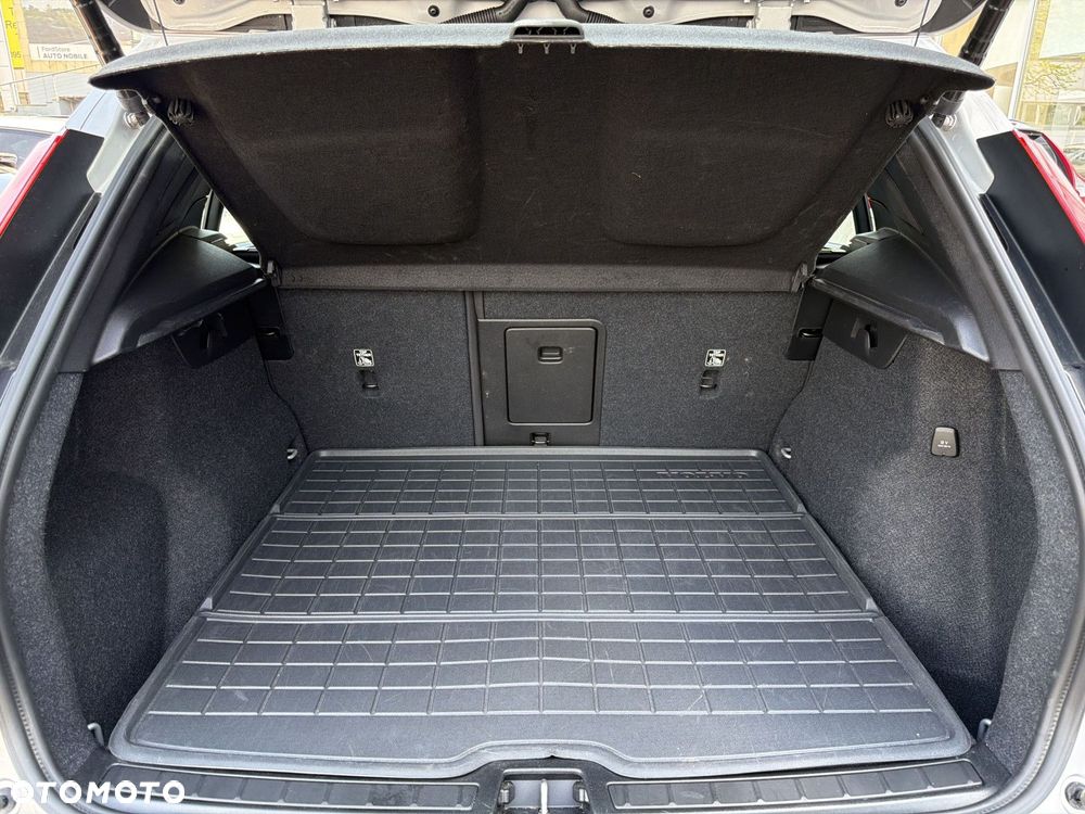 Volvo XC 40 - 28