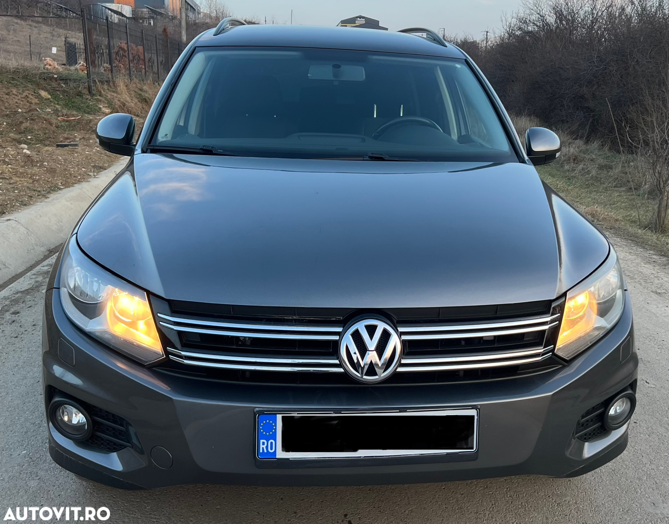 Volkswagen Tiguan 2.0 TDI 4Motion DSG Sport & Style - 2