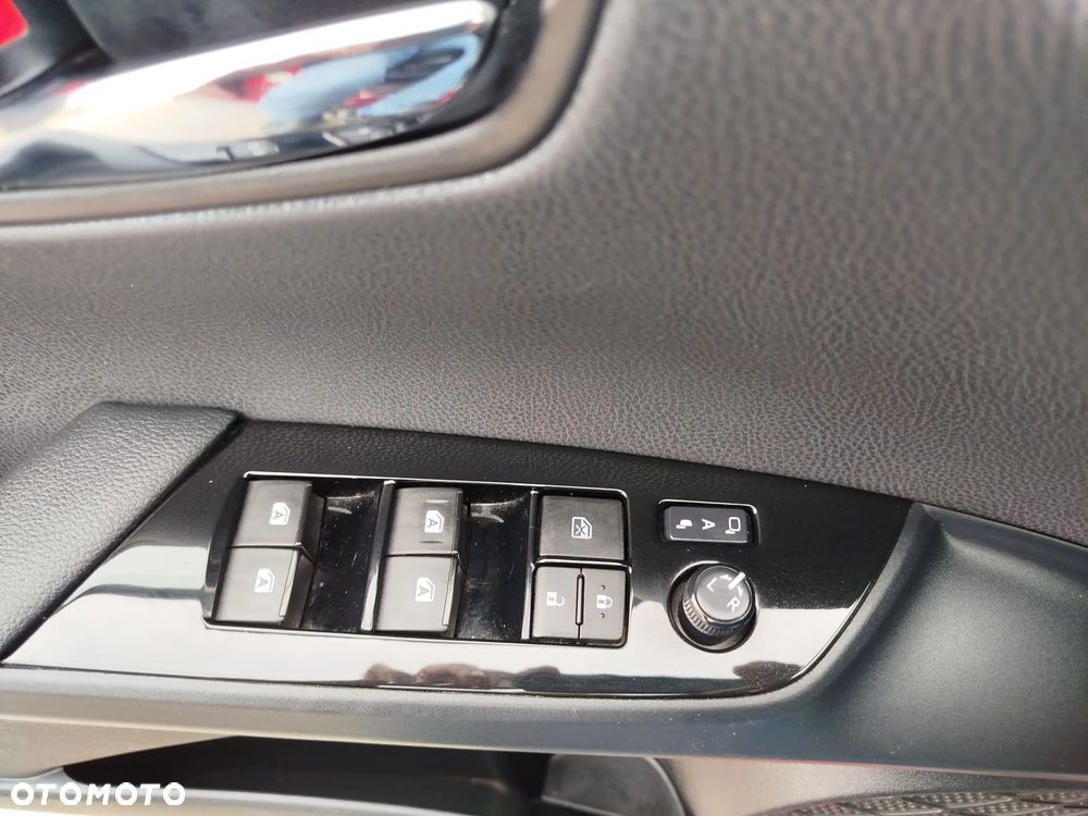 Toyota Prius Hybrid - 24
