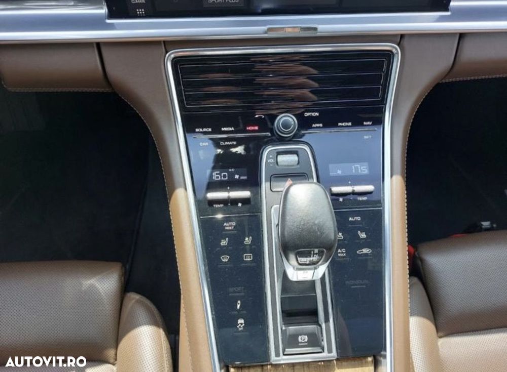 Porsche Panamera 4 - 13