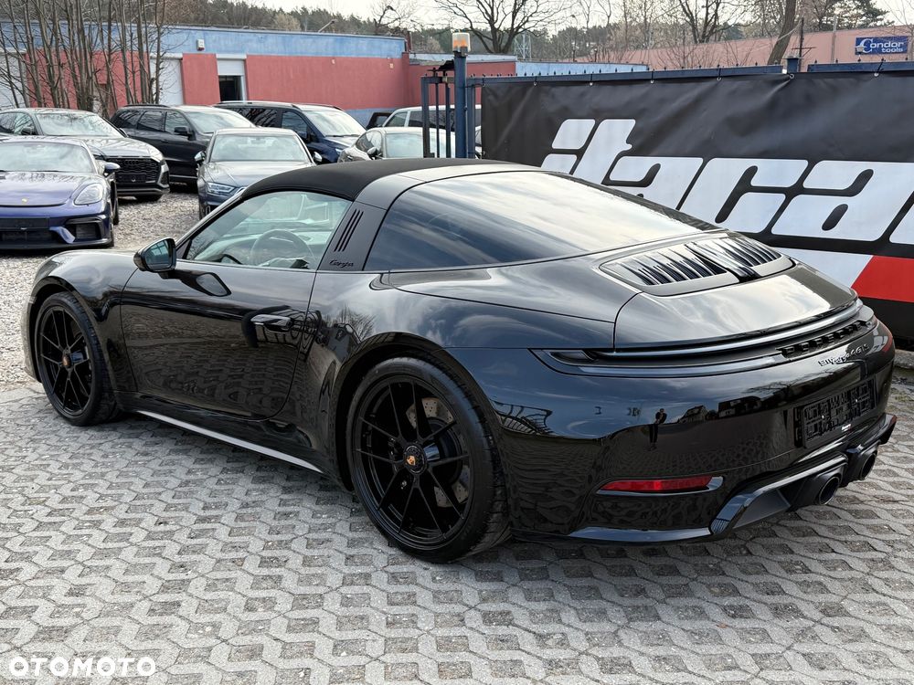 Porsche 911 Targa 4 GTS PDK - 12