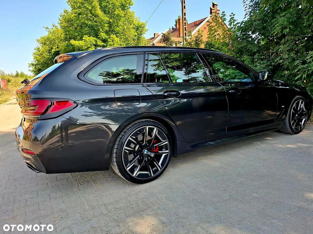 BMW Seria 5 540d xDrive Touring M Sport Edition - 24