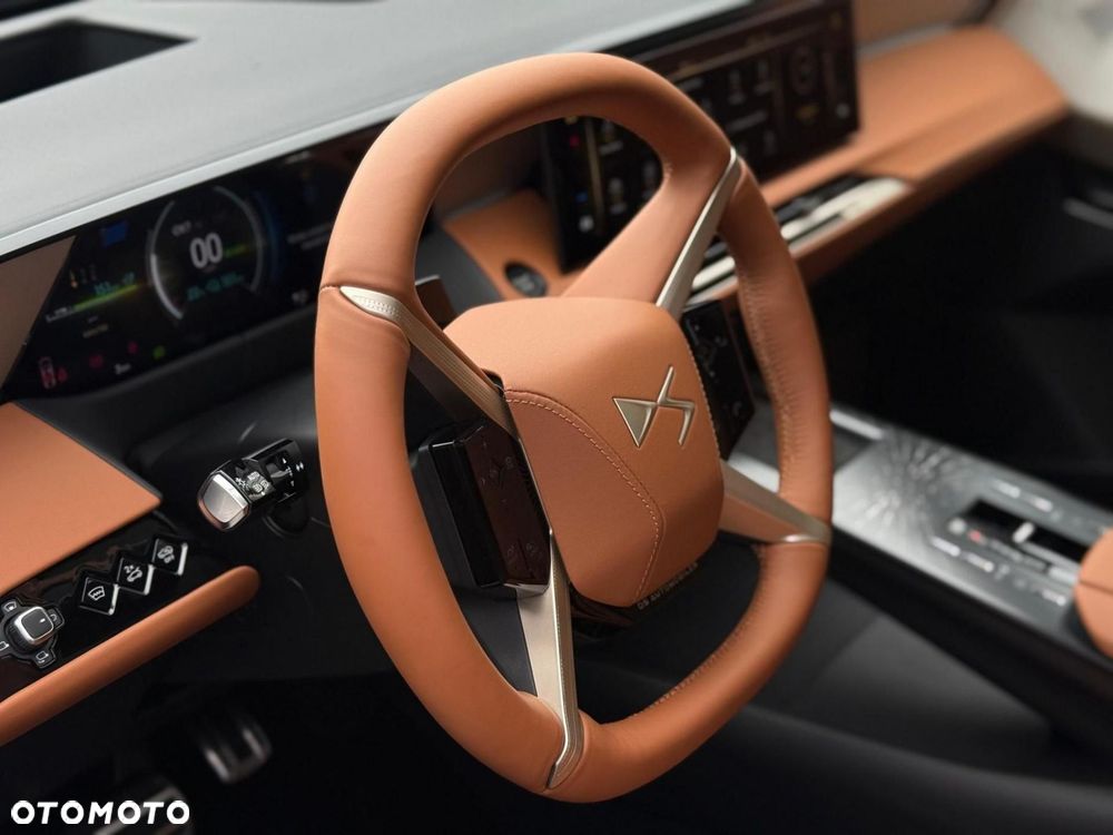 DS Automobiles N°8 - 21