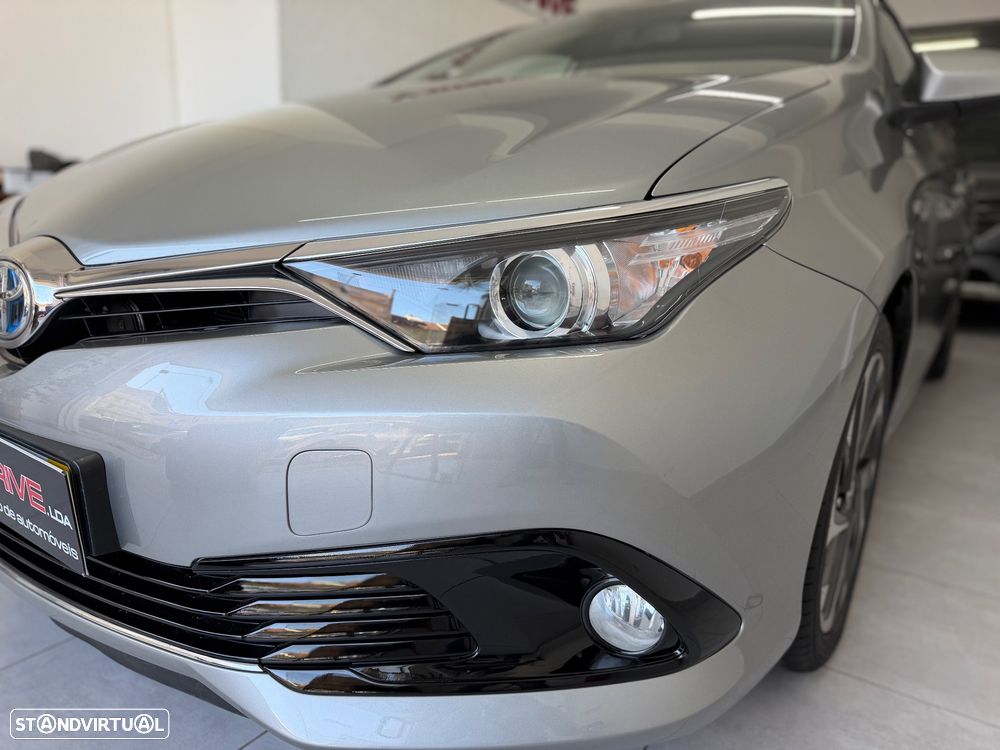 Toyota Auris 1.8 HSD Comfort +P.Sport+Navi - 2