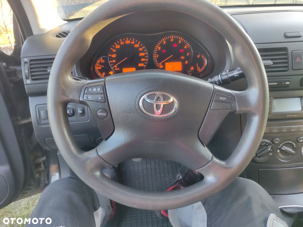 Toyota Avensis 1.8 VVT-i Sol Premium - 17