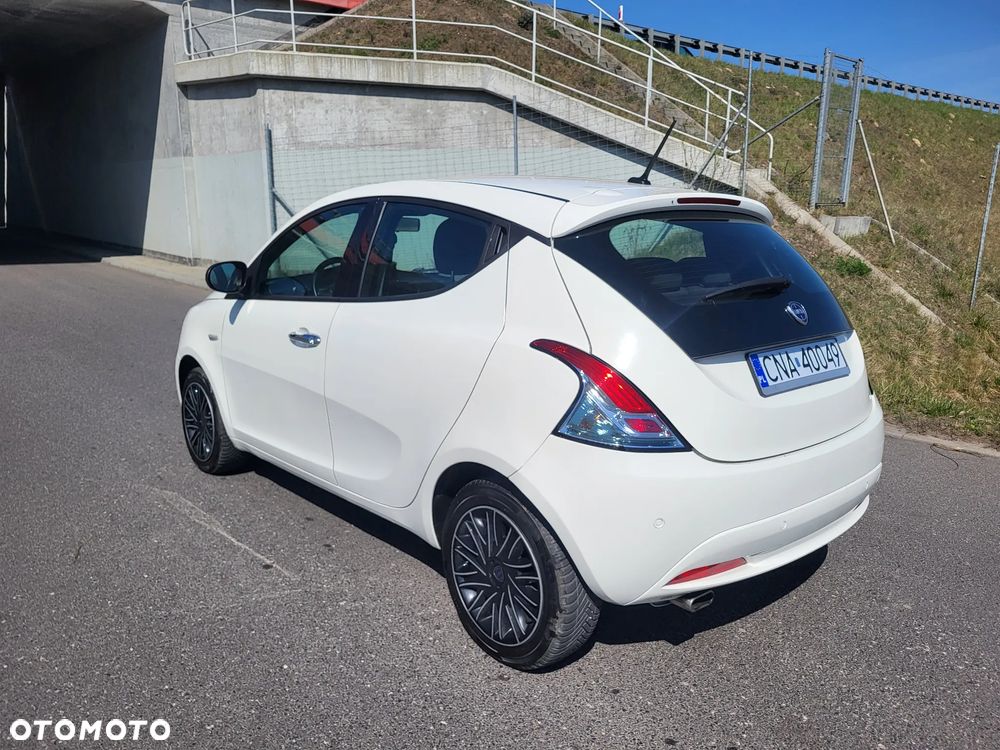Lancia Ypsilon 1.2 8V Platinum S&S EU6 - 17