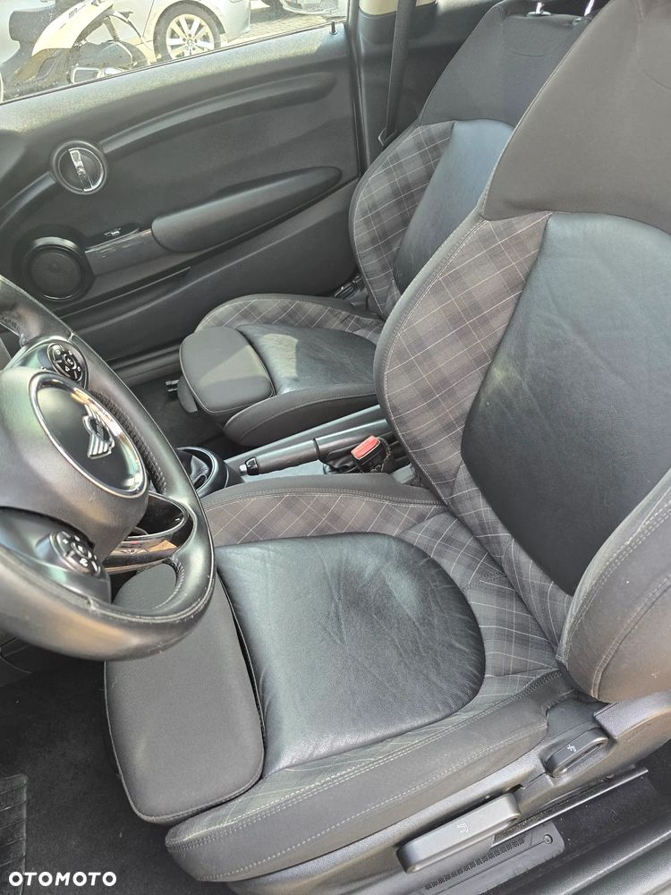 MINI Cooper Classic Trim - 17