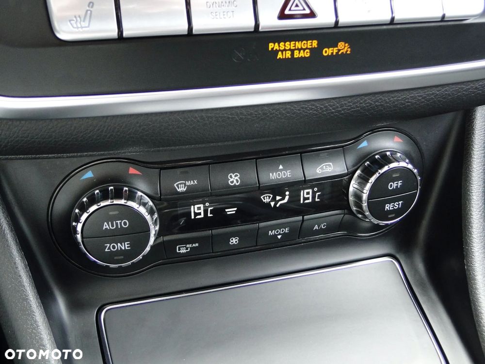 Mercedes-Benz CLA 200 7G-DCT AMG Line - 28