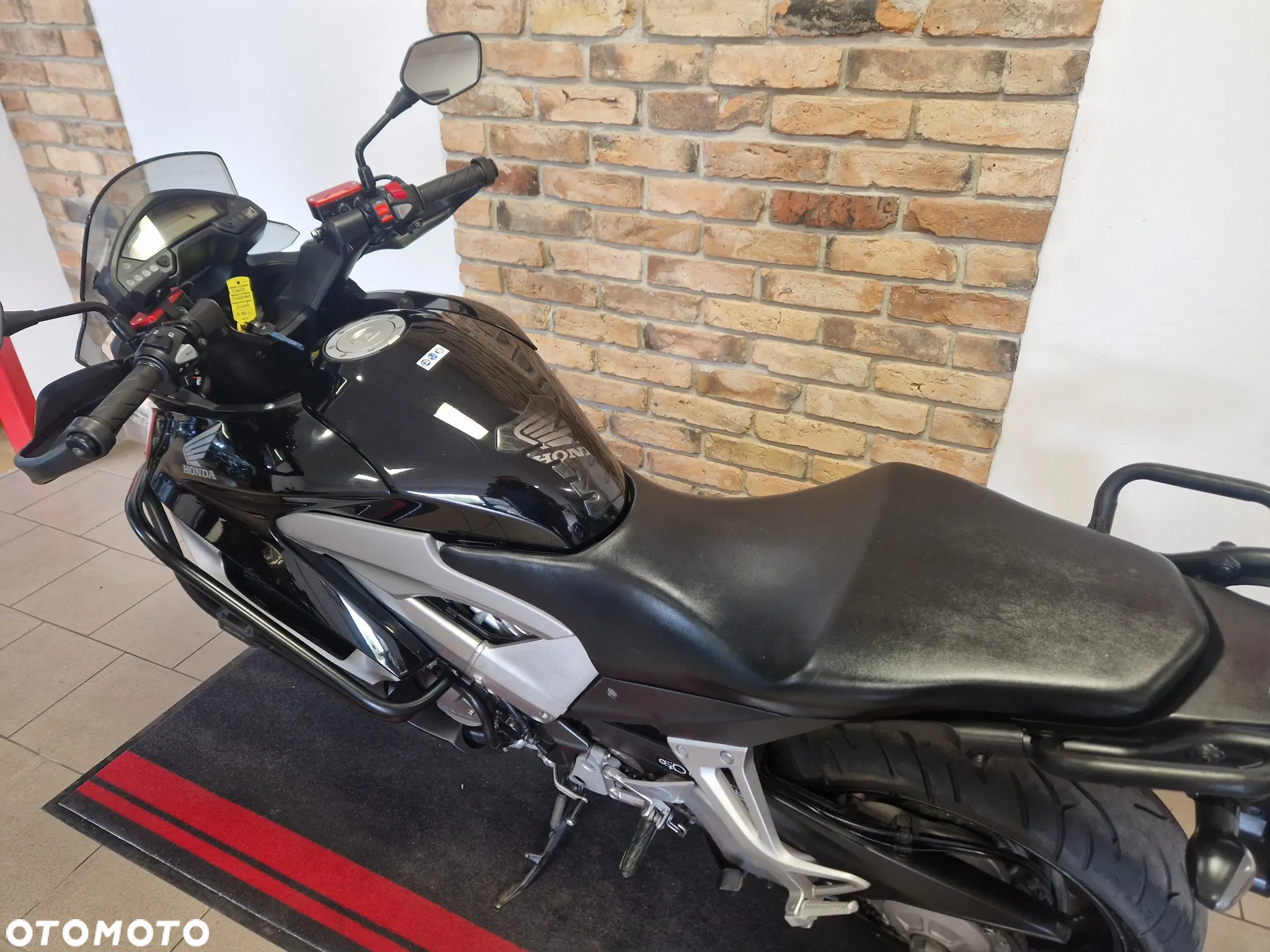 Honda VFR - 8