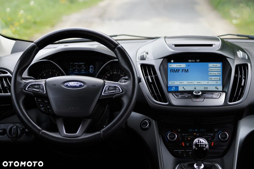 Ford Kuga - 36
