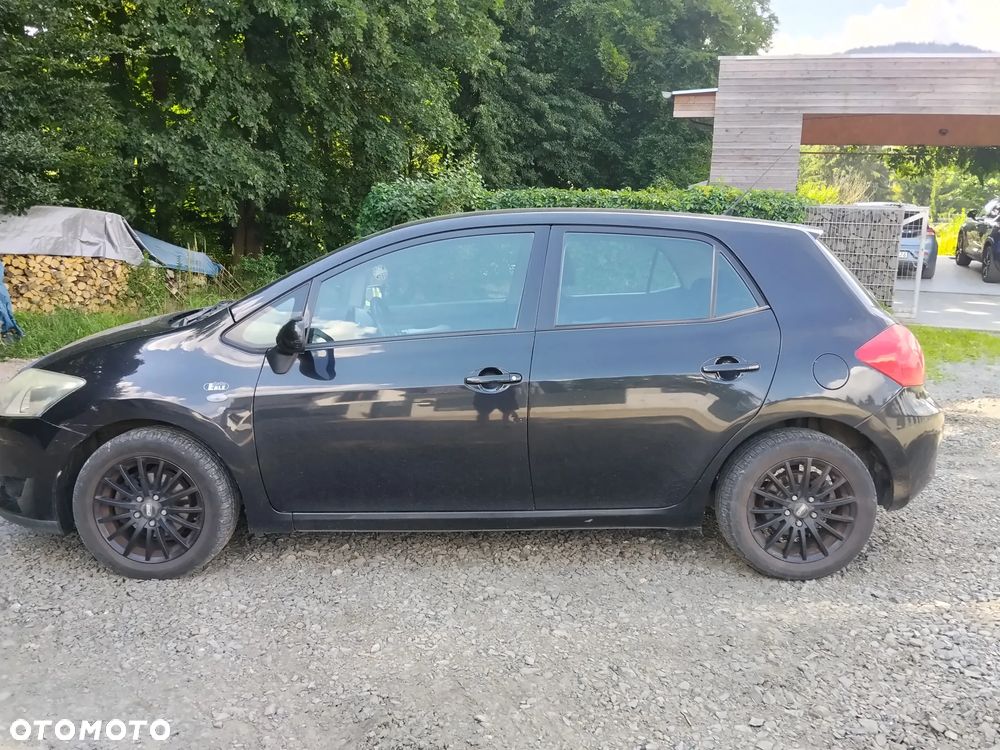 Toyota Auris - 1