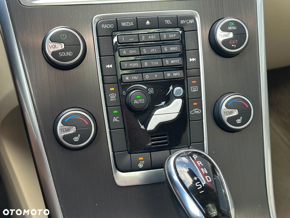 Volvo XC 60 - 4