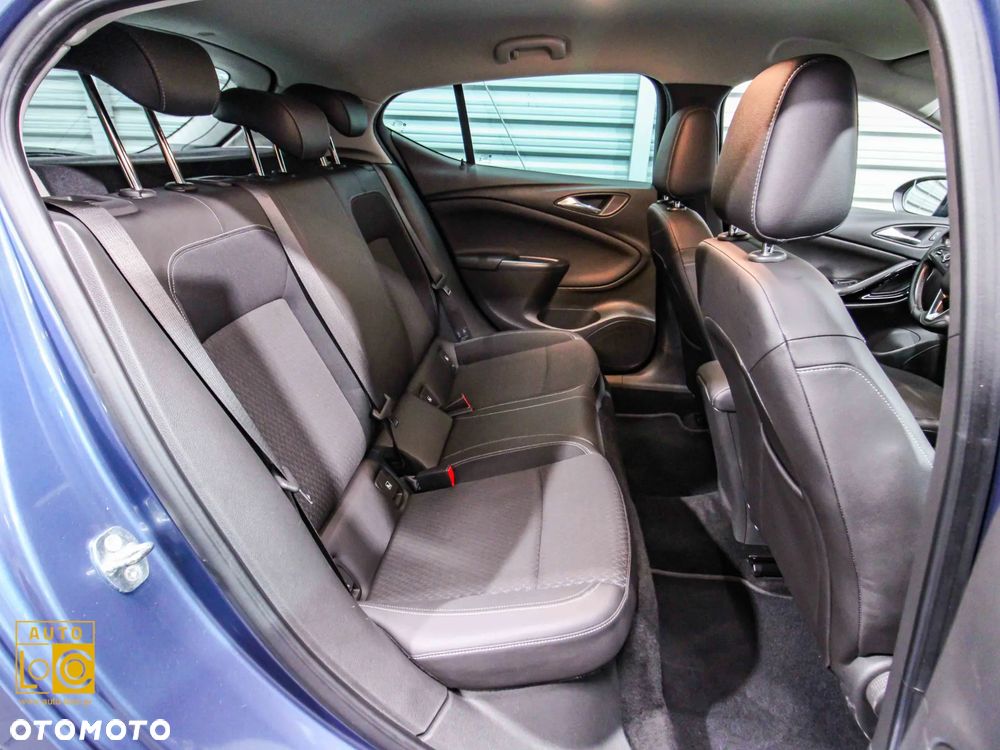 Opel Astra 1.4 Turbo Edition - 11