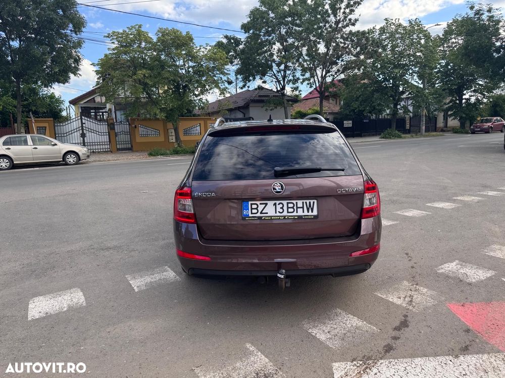 Skoda Octavia 1.6 TDI DSG Style - 4