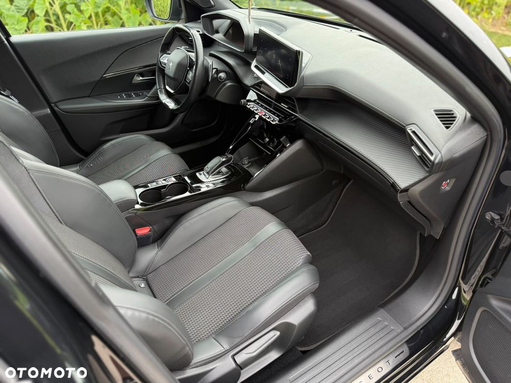 Peugeot 2008 1.2 PureTech GT Line S&S EAT8 - 21