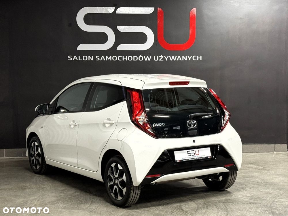 Toyota Aygo x-play connect - 15