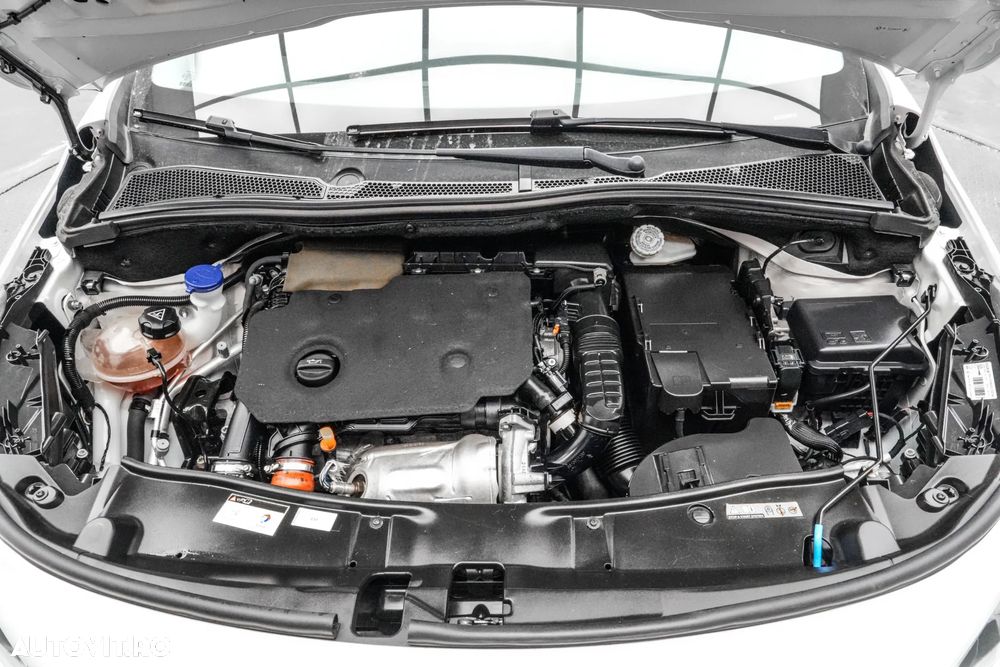 Peugeot 2008 BlueHDi 100 STOP & START Allure - 22