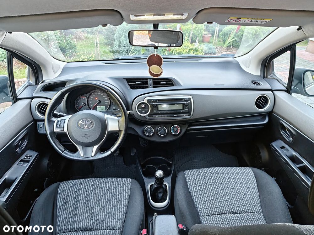 Toyota Yaris 1.0 Premium EU6 - 18
