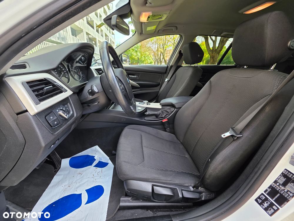 BMW Seria 3 2018 photo 5