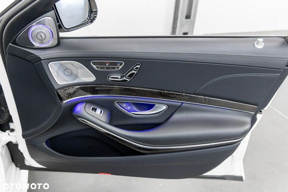 Mercedes-Benz Klasa S 400 d 4-Matic L 9G-TRONIC - 35