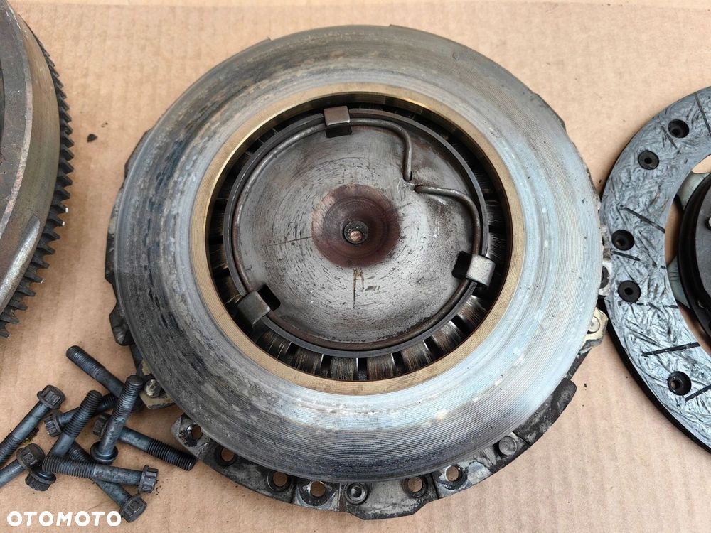 Sprzęgło AUDI VW SKODA SEAT 1.6 8v 027105273D kompletne oryginał BENZYNA 1 - 4