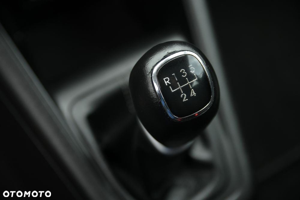 Kia Venga - 32