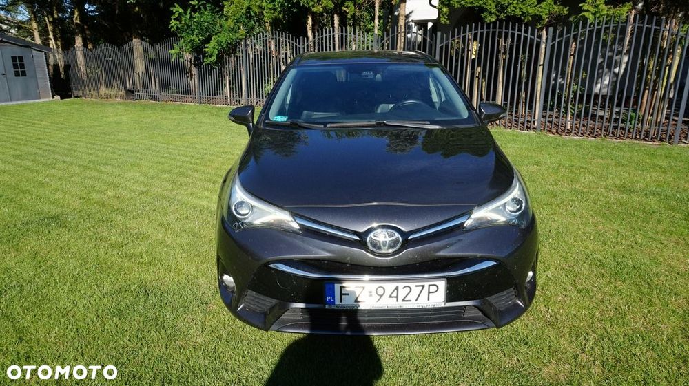 Toyota Avensis - 2