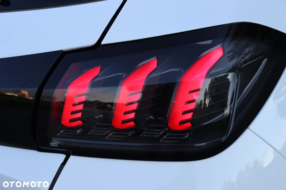Peugeot 208 1.2 PureTech Allure S&S EAT8 - 12