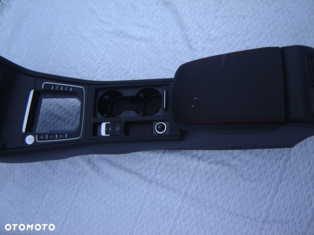 VW GOLF VII GTI PODŁOKIETNIK NOWY ORYGINAŁ KARBON - 1