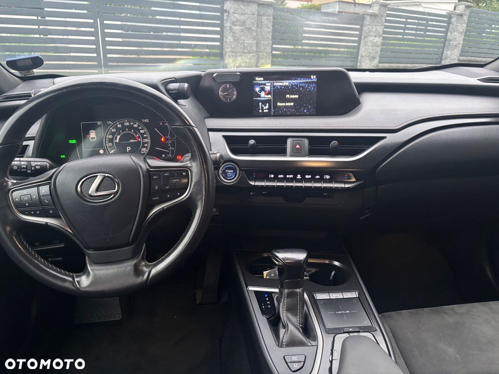 Lexus UX - 29