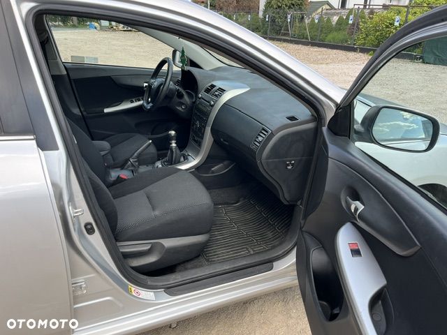 Toyota Corolla 1.6 Premium - 16