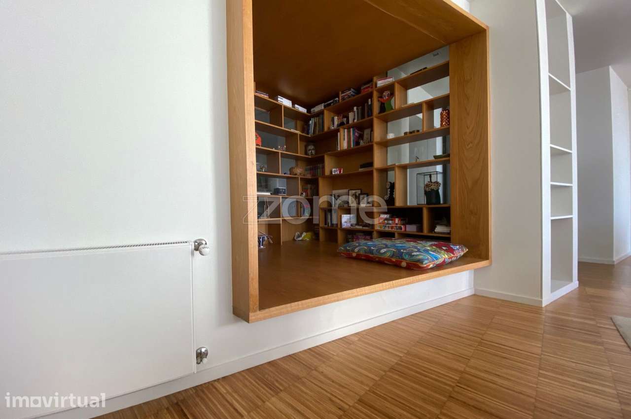 T3 duplex remodelado, com 2 lugares de garagem e arrumos na Foz Velha - Grande imagem: 5/32