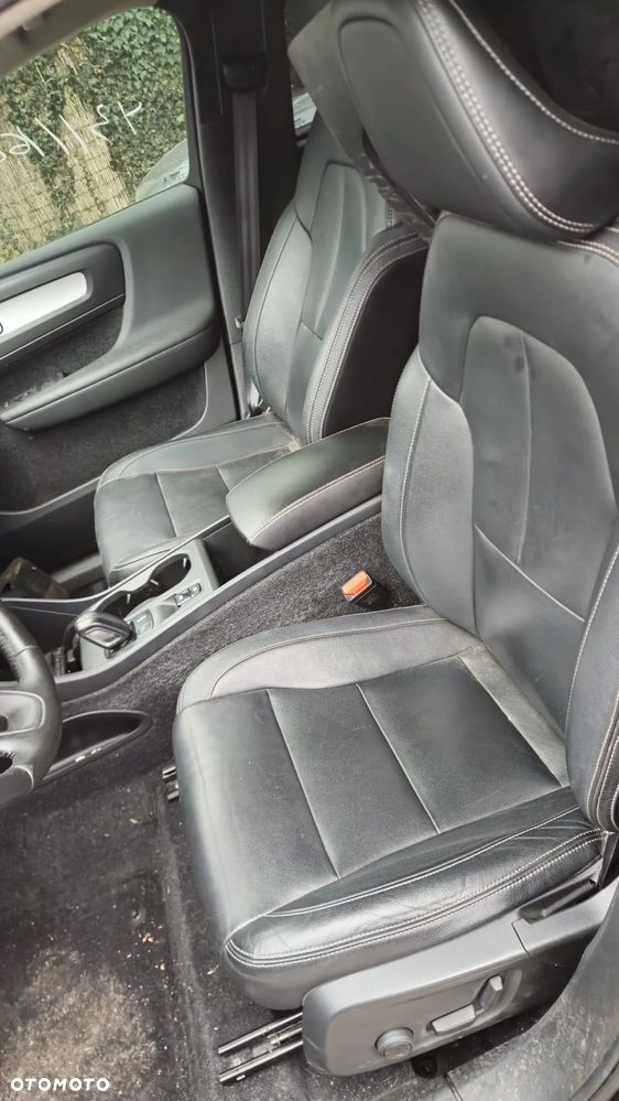 Volvo XC 40 T5 AWD Momentum - 11