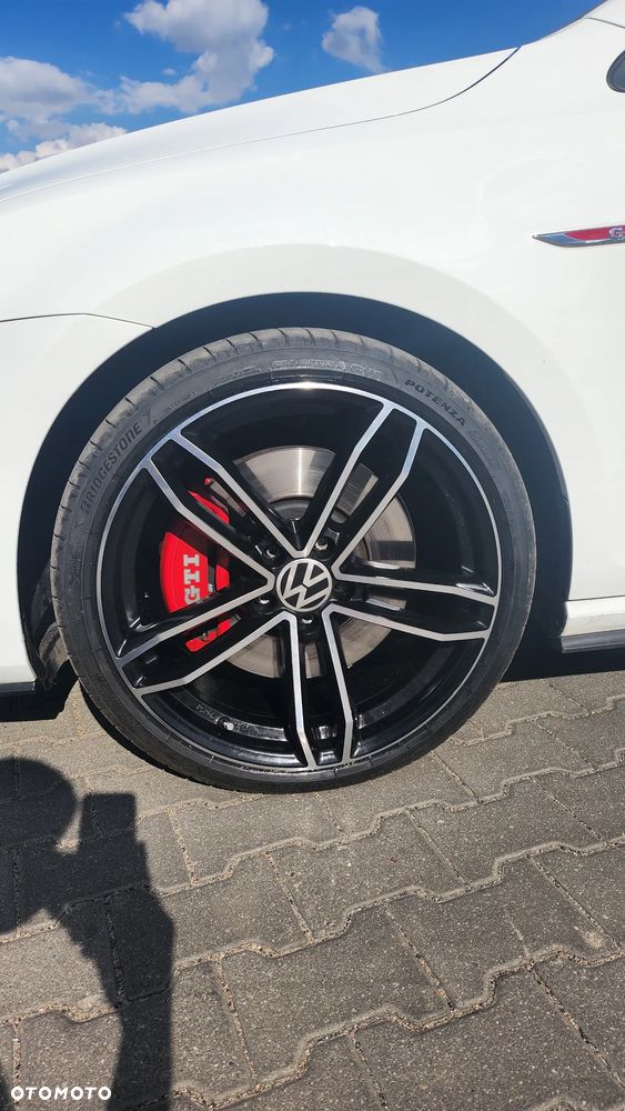 Volkswagen Golf - 11