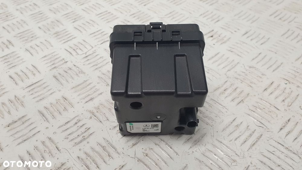 mercedes moduł generator dźwięku niskotonowy a2239016902 - 3