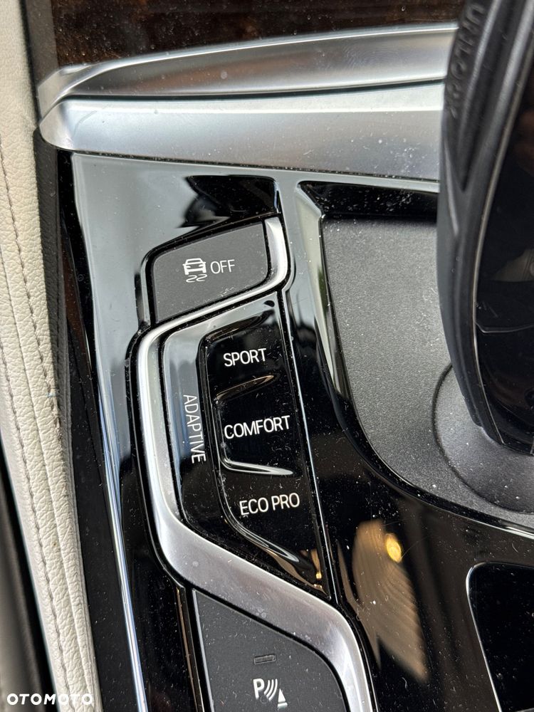 BMW Seria 5 530d Luxury Line sport - 27