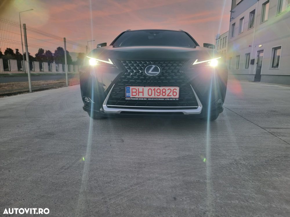 Lexus UX - 3