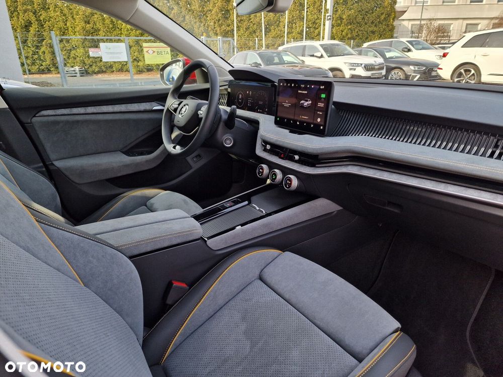 Skoda Superb 2.0 TDI SCR 4x4 Selection DSG - 17