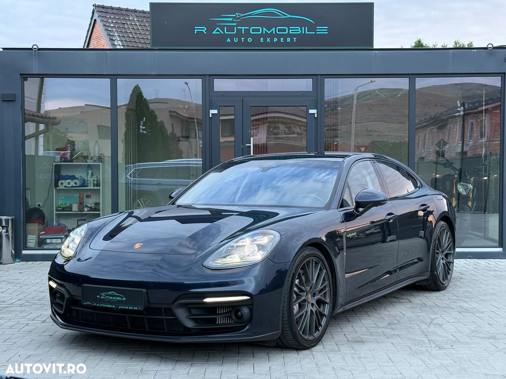 Porsche Panamera - 4