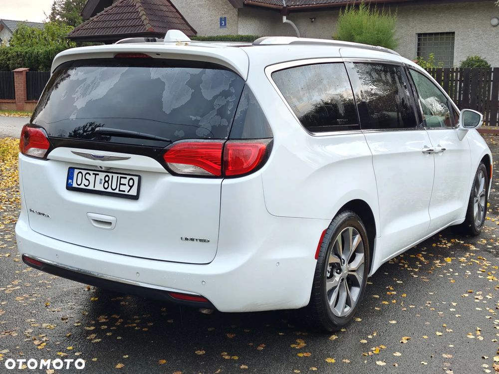 Chrysler Pacifica - 6