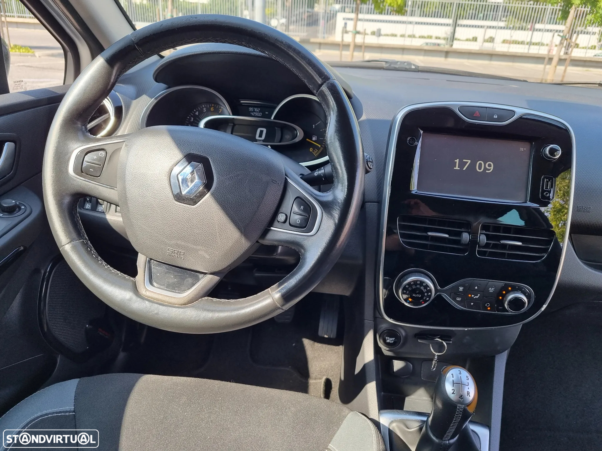 Renault Clio Sport Tourer 0.9 TCE Confort - 4