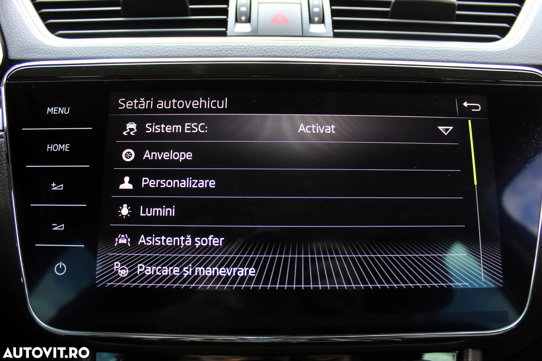 Skoda Superb Combi 2.0 TDI DSG 4X4 Laurin & Klement - 28