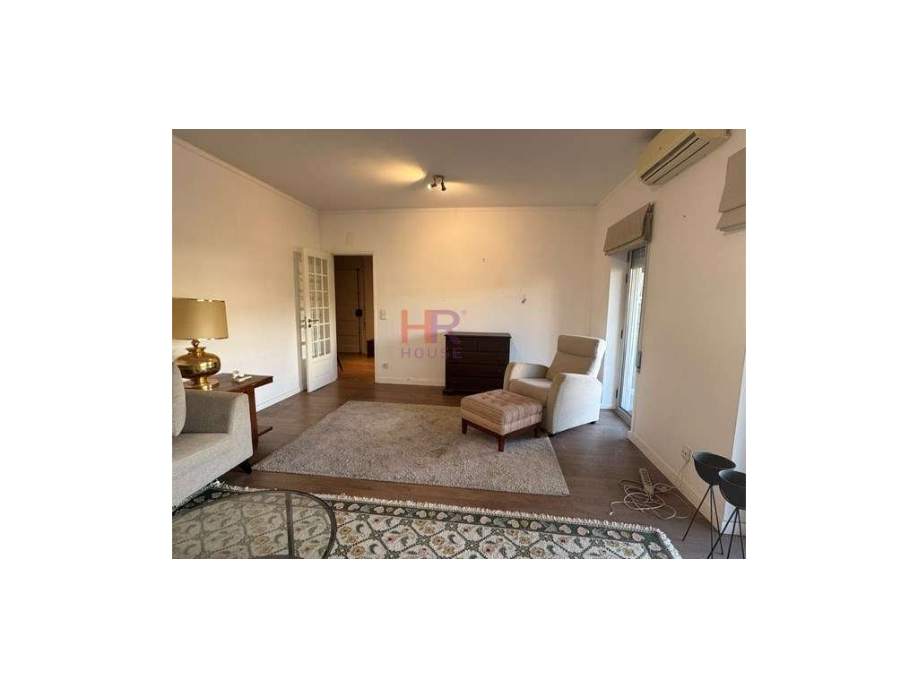 Casa Branca vende-se T4 em duplex com garagem e duas salas. - Grande imagem: 4/48
