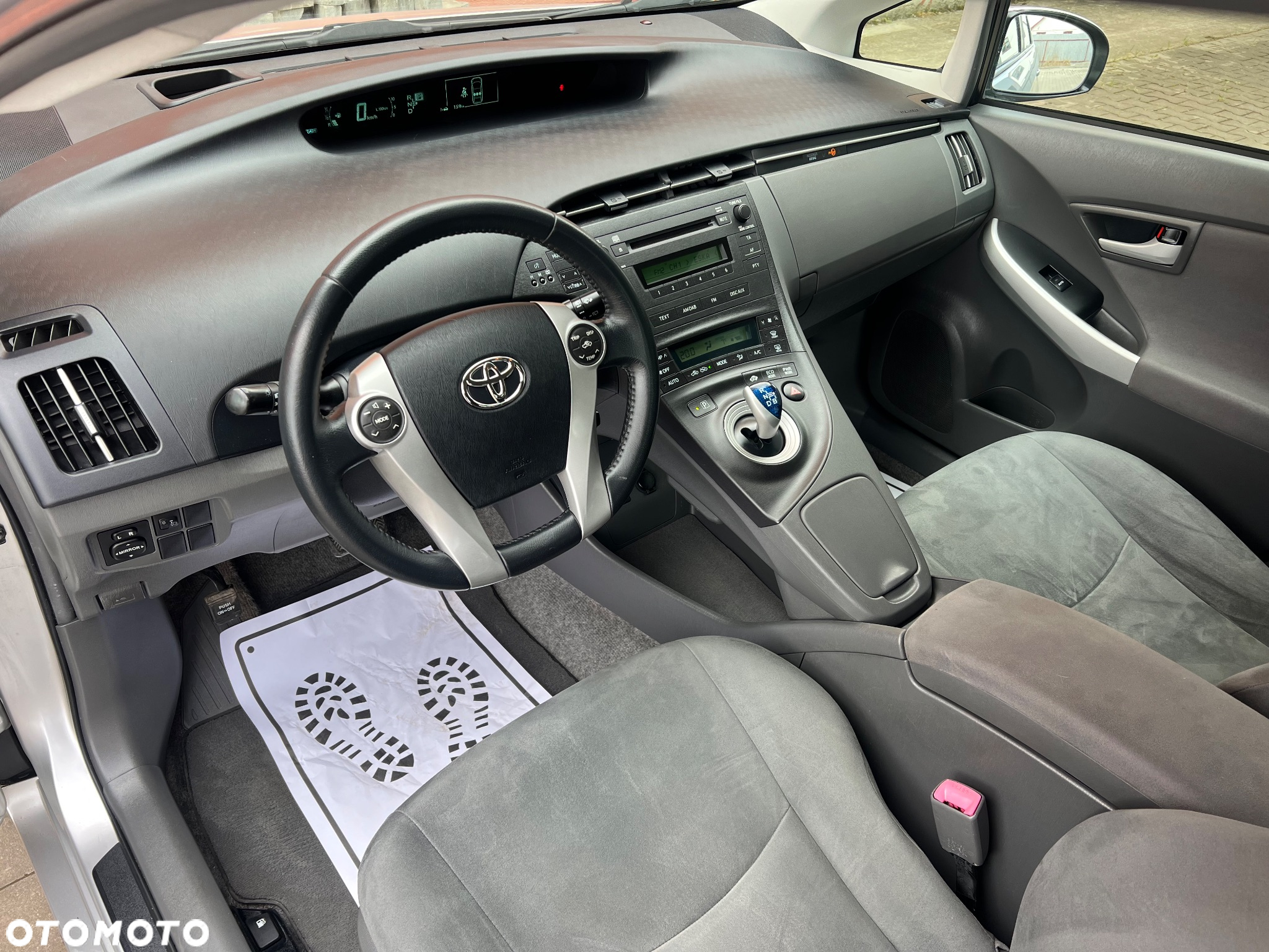 Toyota Prius 1.8 HSD Premium - 6