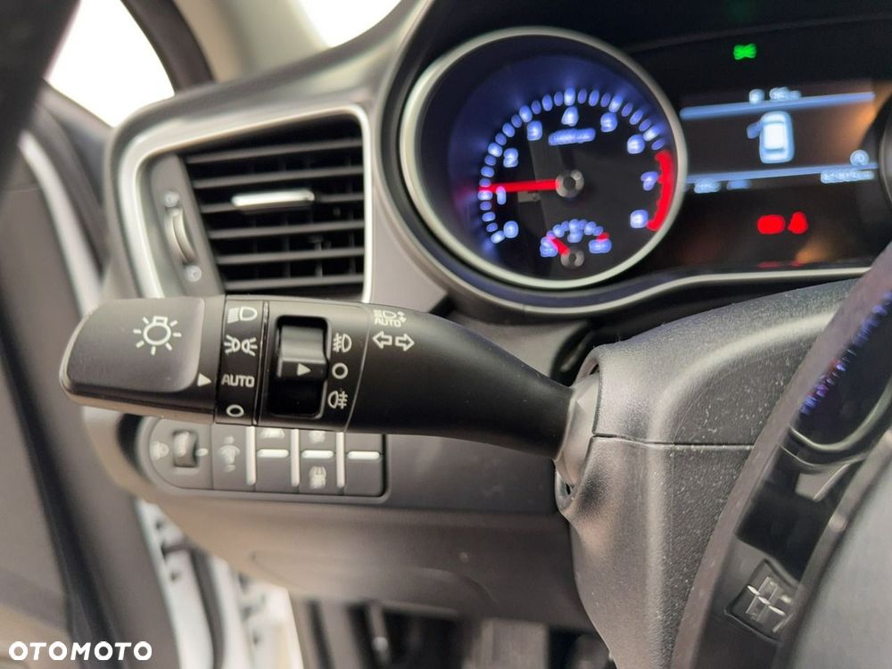 Kia Ceed - 24