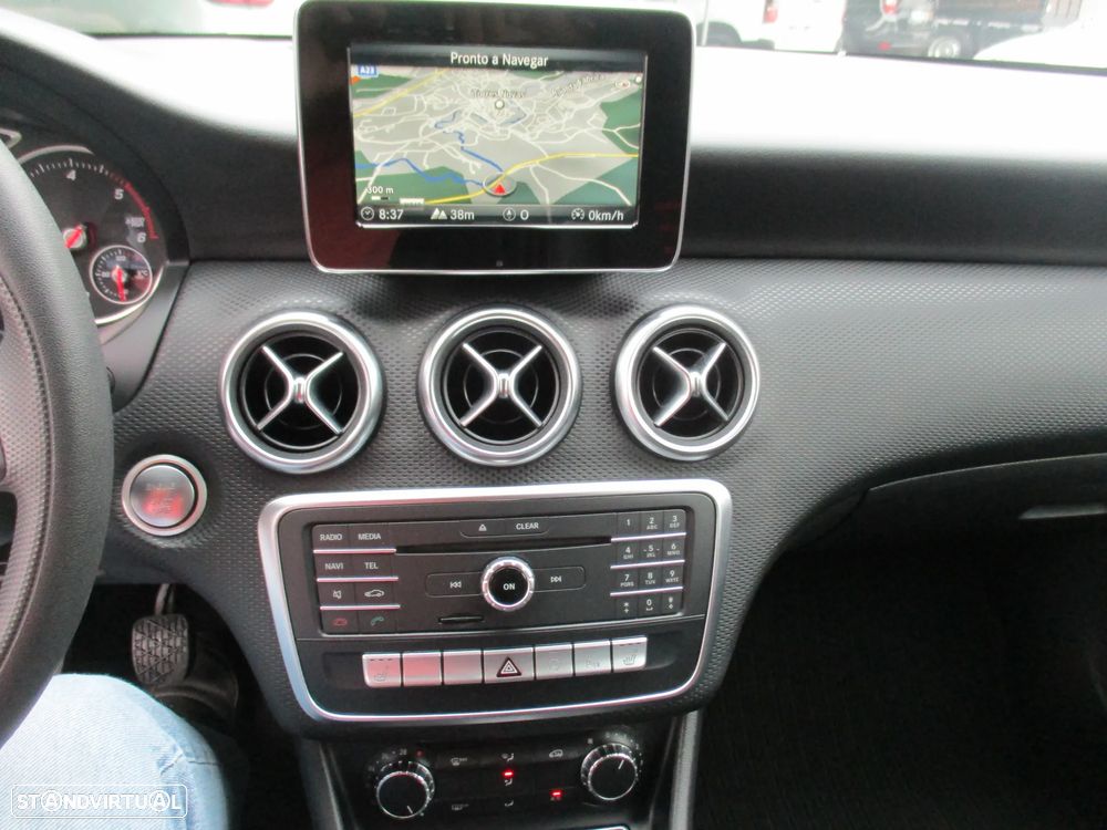 Mercedes-Benz A 180 CDI (BlueEFFICIENCY) Urban - 18