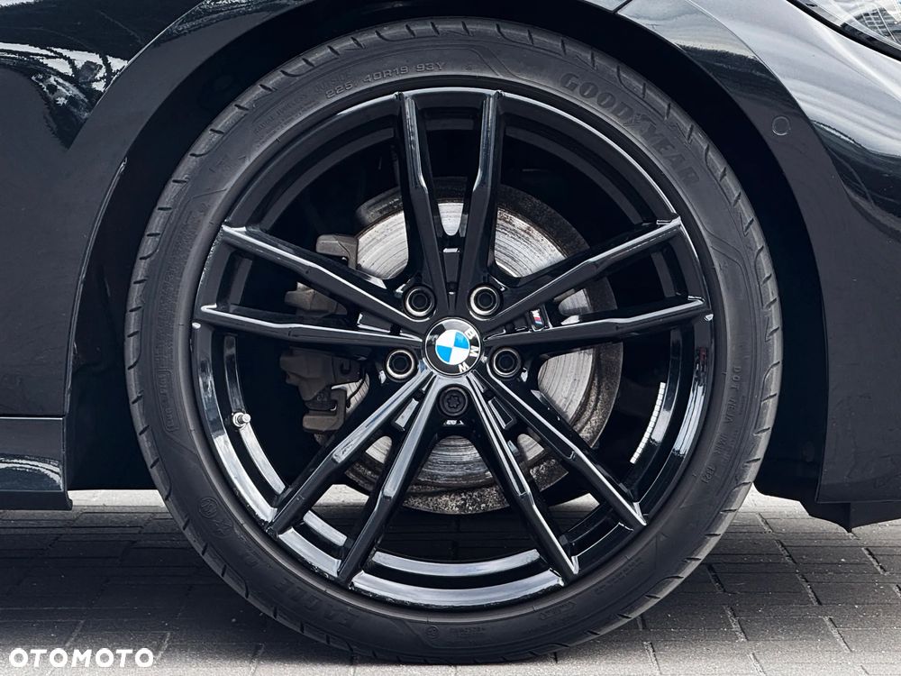 BMW Seria 3 318d Sport Line Shadow - 11