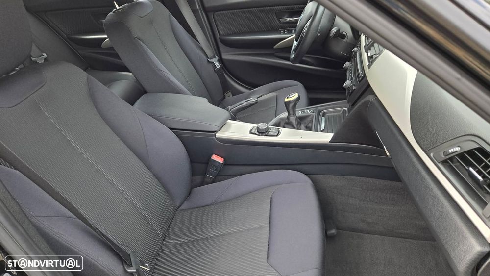 BMW 320 d EfficientDynamics - 8