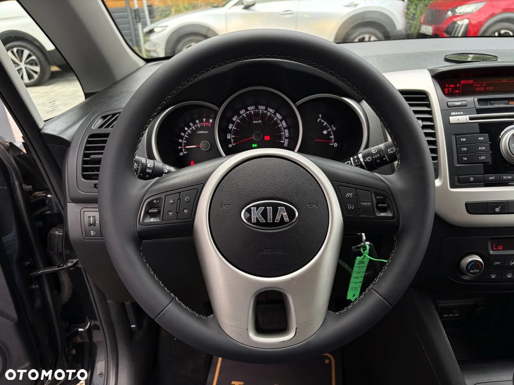 Kia Venga 1.6 CVVT Automatik UEFA EURO 2016 - 22